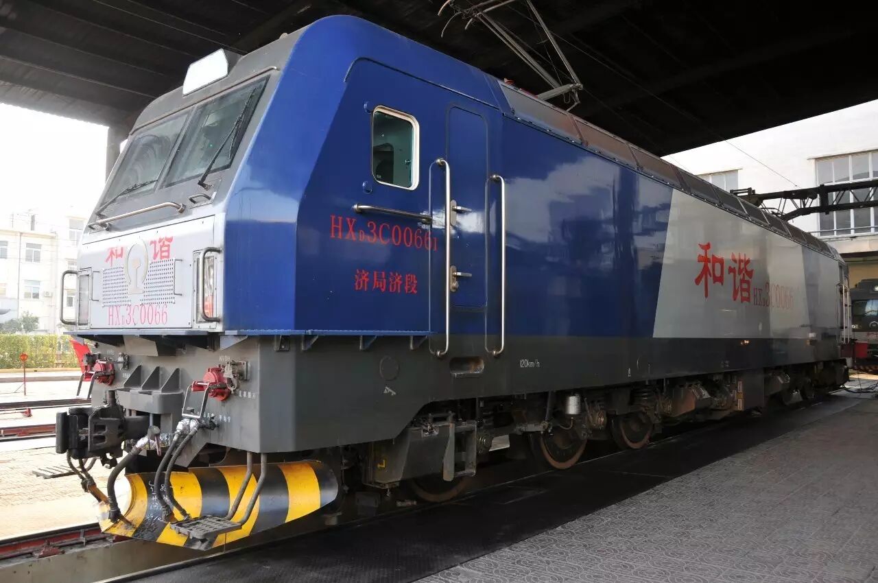 图为hxd3c型电力机车.