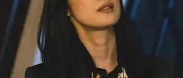 “打开窗户竟目睹偷吃全过程”：他这个动作，我记了20年