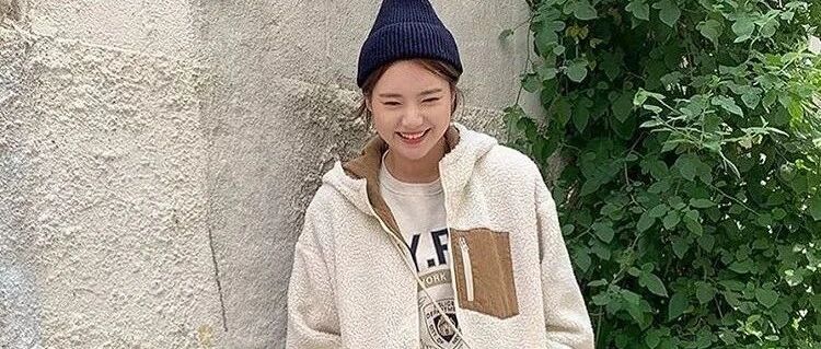 卫衣+羊羔毛，阔腿裤+棉服，今冬照着穿，太有气质！