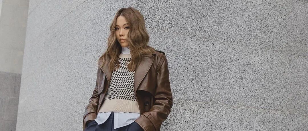 别总穿紧身裤了，今冬这”4条裤子”最流行，时髦炸！