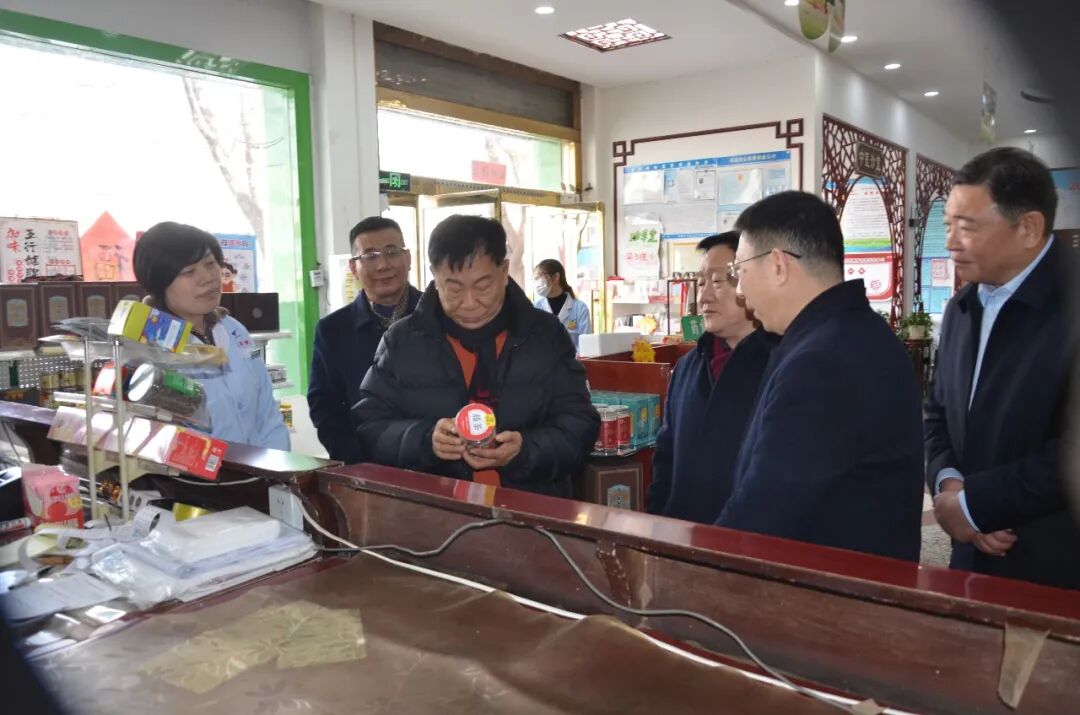 新春慰问暖人心，坚守岗位显担当丨集团党委书记、董事长滕鸿儒慰问春节坚守岗位职工