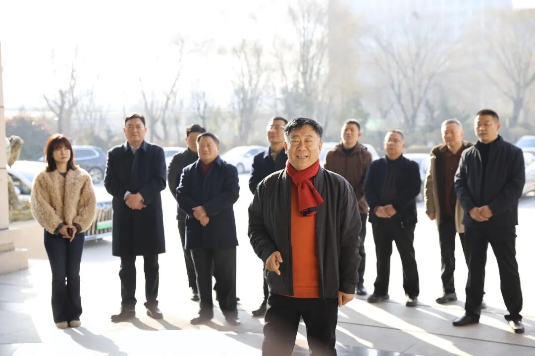 策马扬鞭启新程  奋楫笃行谱华章 ——   一滕集团举行大年初一团拜活动