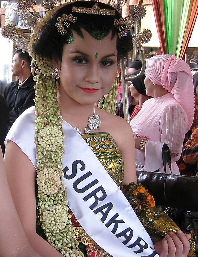 茉莉花茶选用什么样的花苞才最香