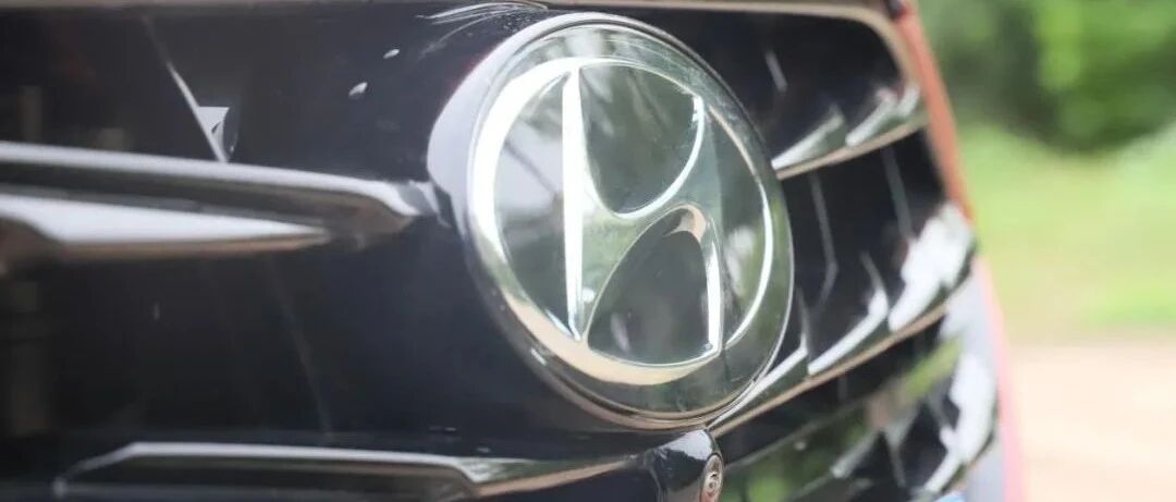 智能高效加超高回头率！这就是第十代索纳塔直接的使用感受