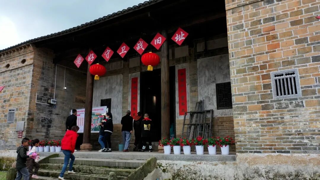 五一假期安远蔡坊掀起红色旅游热潮