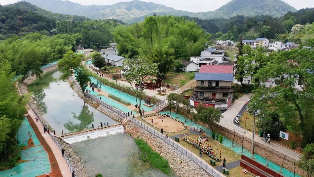 五一假期安远蔡坊掀起红色旅游热潮