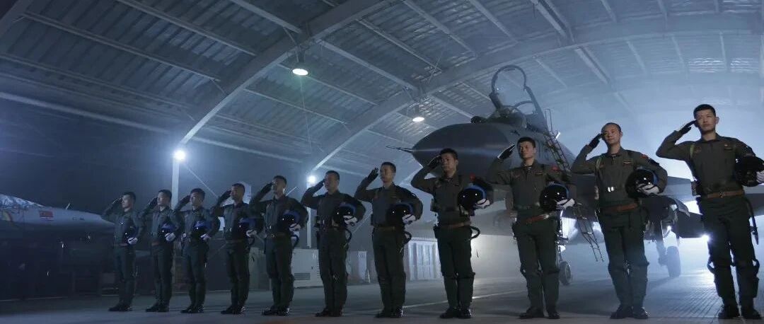 以战领训、为战育人，他们是创造“中国奇迹”的舰载机飞行教官！