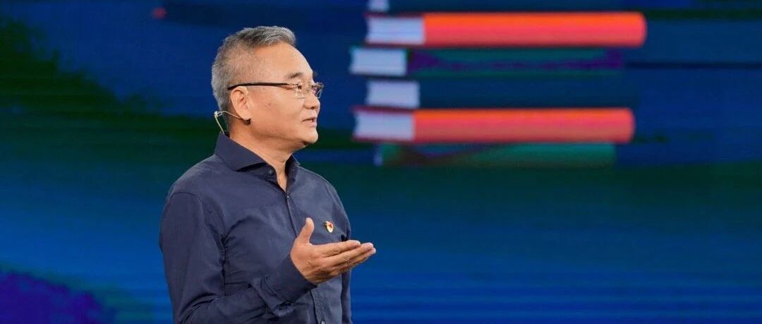 以史为鉴，开创未来！今晚十点半档，CCTV-1《开讲啦》听刘曙光讲述革命文物背后的红色故事