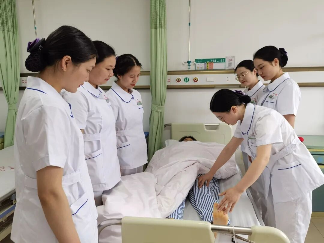 开展护理查房新模式大力提升患者体验感