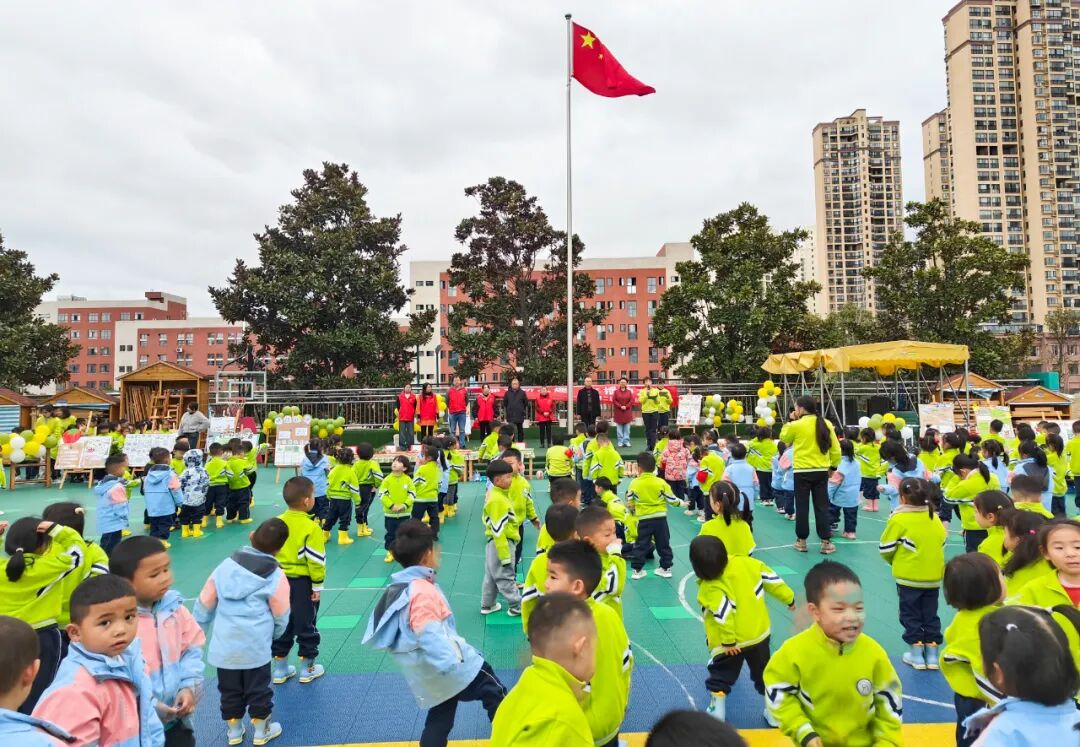 品春耕之趣享播种之乐幼儿园里春耕忙