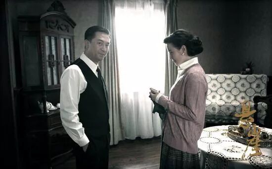 张嘉译小宋佳强强联手谍战剧悬崖震撼开播