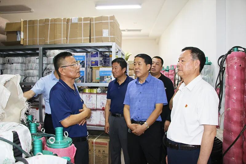 定边县人大常委会主任蒋亚东一行 莅临县应急管理局专项督查近期防汛工作