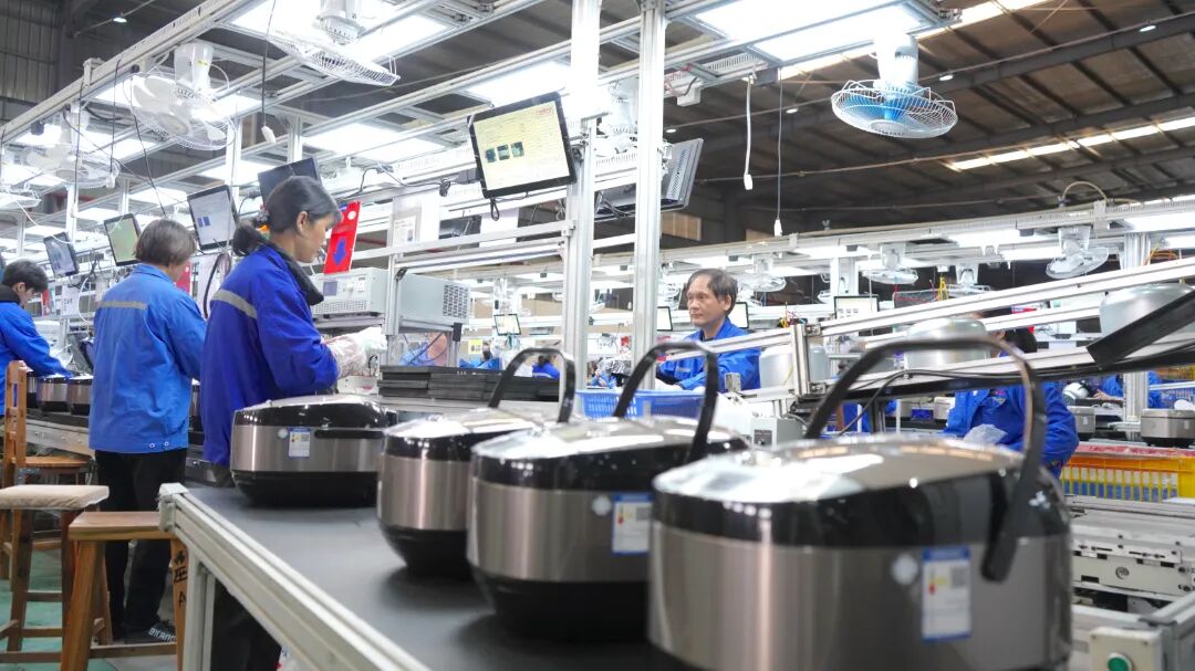 廉江市小家电产业集群入选首批全国中小企业特色产业集群。吴东俊 摄.JPG