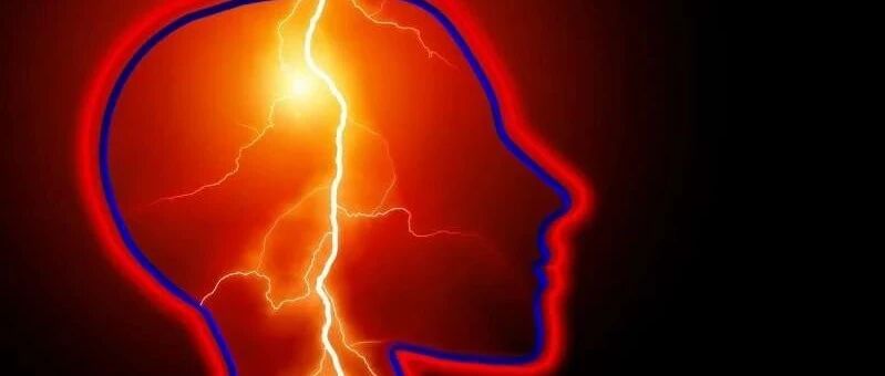 中晚年高血压趋势与脑小血管疾病