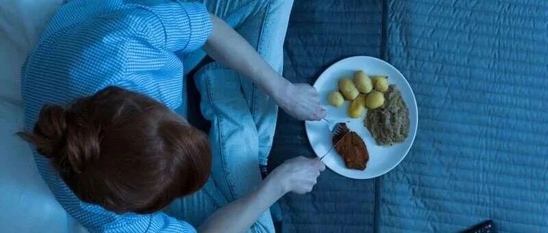 进餐时间不一致与心脏病风险有关