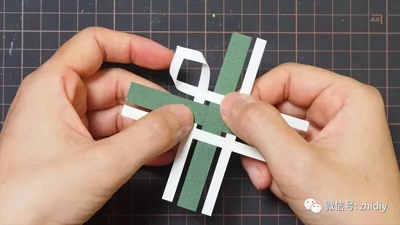 讓你躺在被窩看雪花！紙藝 DIY 的雪花，美的太出眾