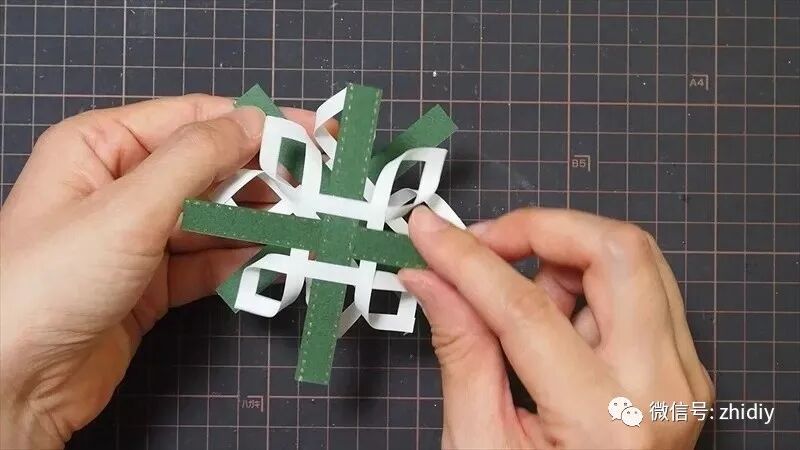 讓你躺在被窩看雪花！紙藝 DIY 的雪花，美的太出眾