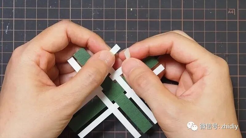 讓你躺在被窩看雪花！紙藝 DIY 的雪花，美的太出眾