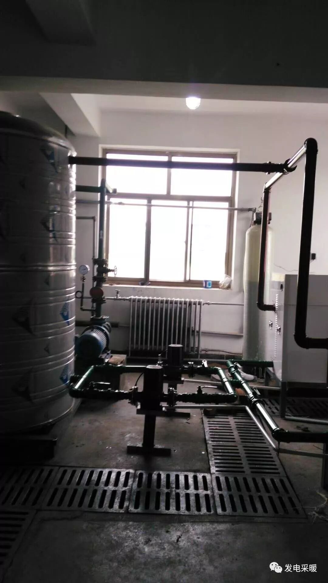 ***儲(chǔ)備糧平?jīng)鲋睂賻?kù)-甘肅太陽雨能源集團(tuán)有限公司