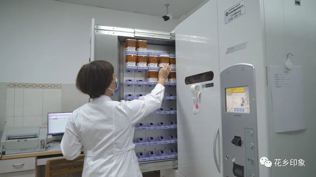 怎么使用摆药机安全、便捷，横州市人民医院住院药房全自动片剂摆药机正式上岗_https://www.jmylbn.com_新闻资讯_第6张