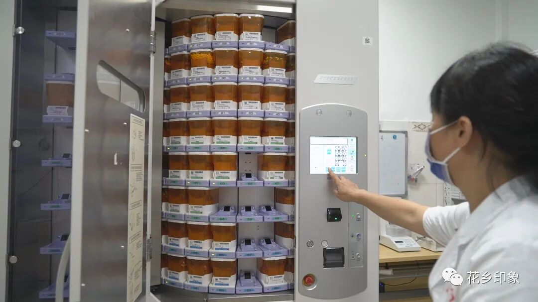 怎么使用摆药机安全、便捷，横州市人民医院住院药房全自动片剂摆药机正式上岗_https://www.jmylbn.com_新闻资讯_第3张