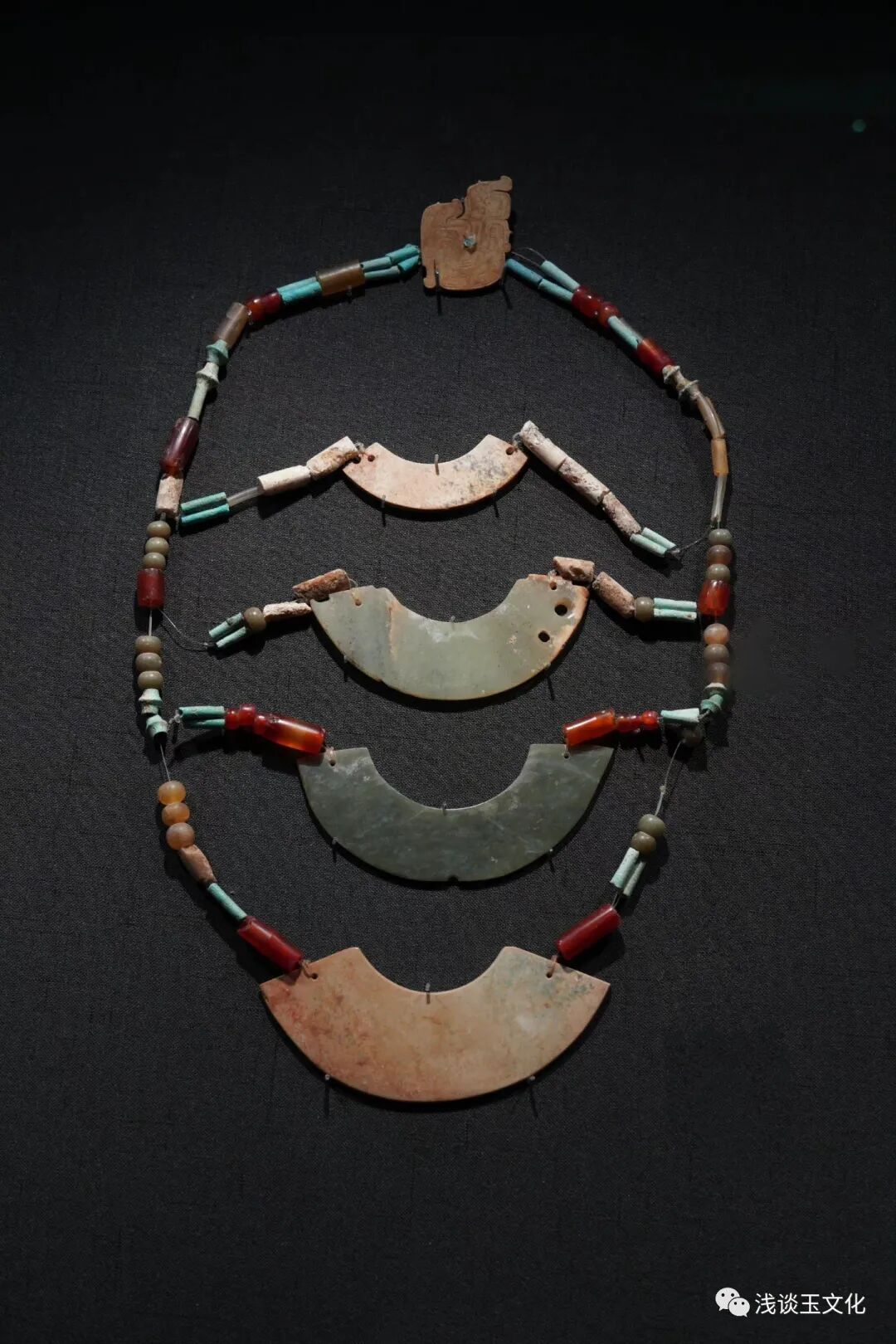 西周时期"玉组佩"雍容华贵的象征