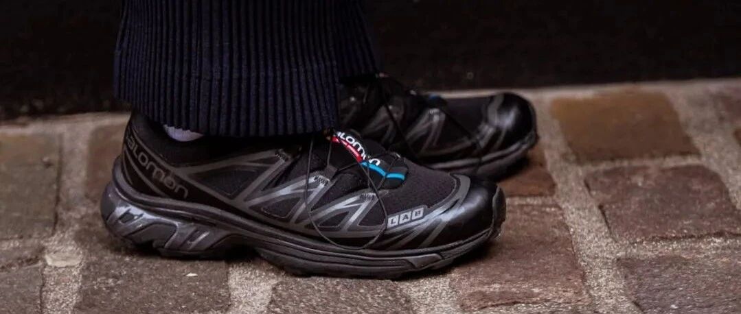 近期“黑魂鞋”一览，论型酷、耐脏，谁敌得过它？