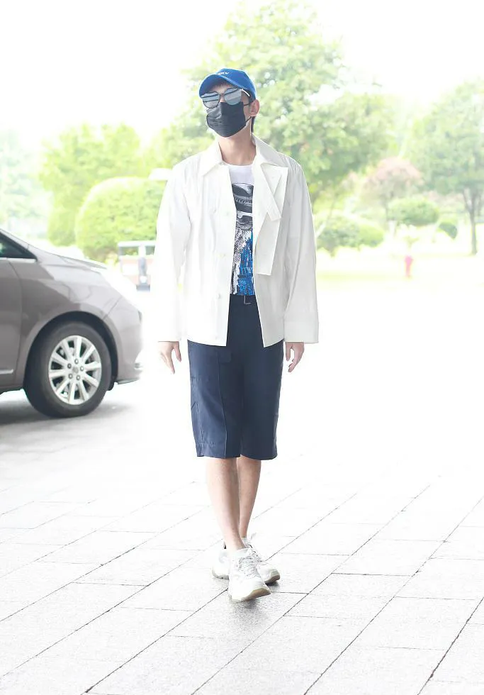 摩福男人展:男星穿搭丨盛夏也挡不住型格,他们何时变得这么惊艳? 摩福男人展:男星穿搭丨盛夏也挡不住型格,他们何时变得这么惊艳?