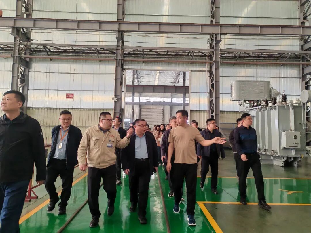 The Municipal Party School organized section-level cadres to visit Xinda for inspection and exchange.