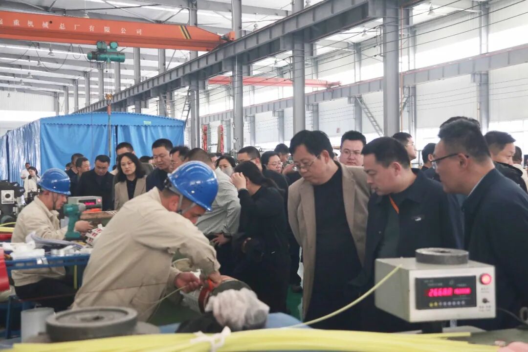 The Municipal Party School organized section-level cadres to visit Xinda for inspection and exchange.