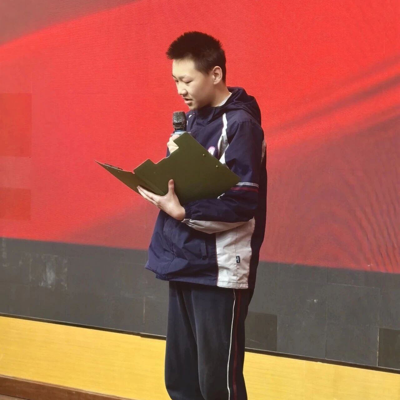 李芯逸同学:秣马厉兵迎中考,披坚执锐赢未来