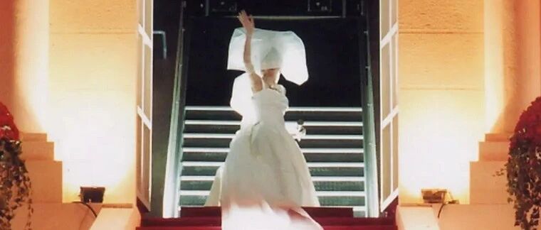 18年后，梁家辉重提梅艳芳，当场泪崩：“香港的女儿”，还是低估了她