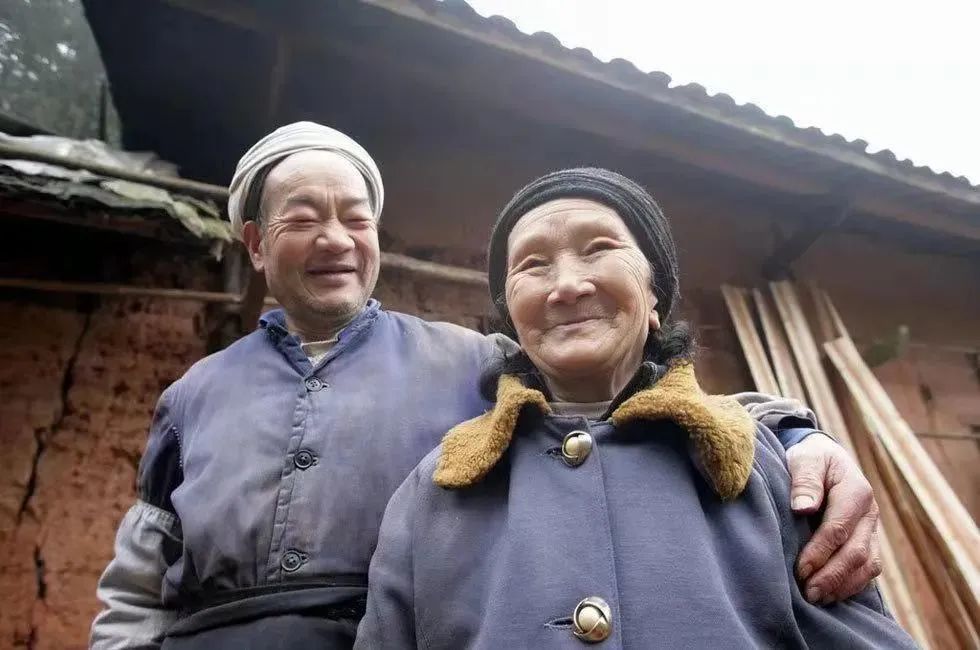 一对遭世俗反对的情侣，私奔后感动了全国