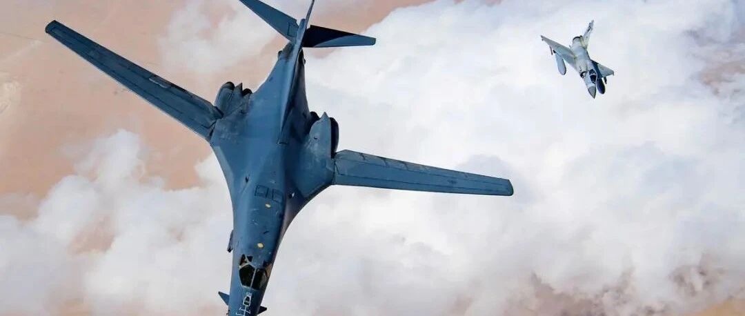 前哨 | 美军核轰炸机屡屡窜犯南海，目的是什么？我们应如何应对？