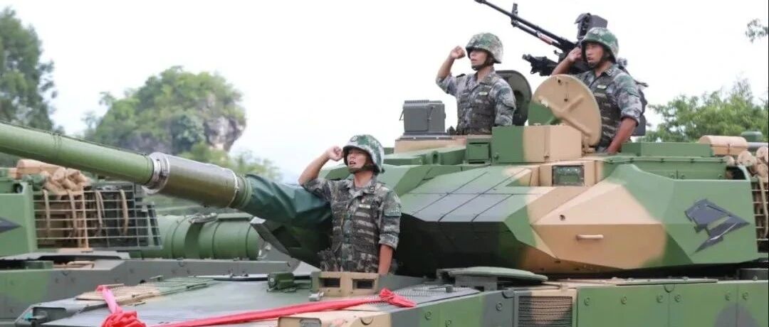 前哨 | 15式轻坦完全体服役！火控不输99A，火力敢怼T90