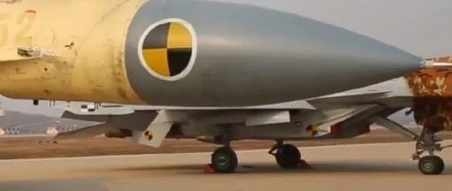 弹射版歼15再露面，换装国产发动机，将与五代机搭档上国产航母