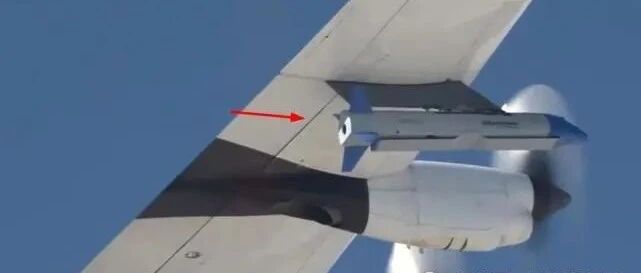 美军玩儿上无人机航天母舰！空中直接回收，对接过程很惊险