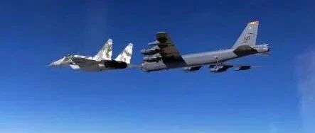 美军3架远轰首次“突袭”克里米亚半岛，还开着应答机，真是太猖狂了