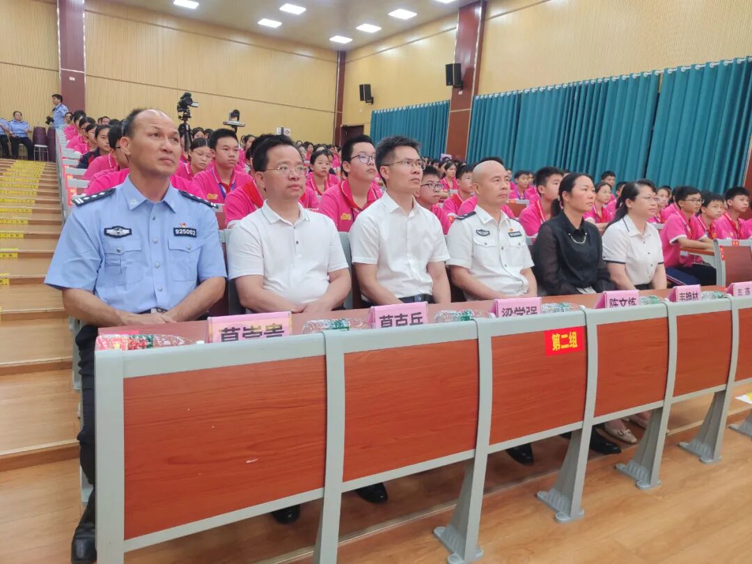 来宾市2024年"文明出行·拒绝飙车"交通安全进校园活动正式启动