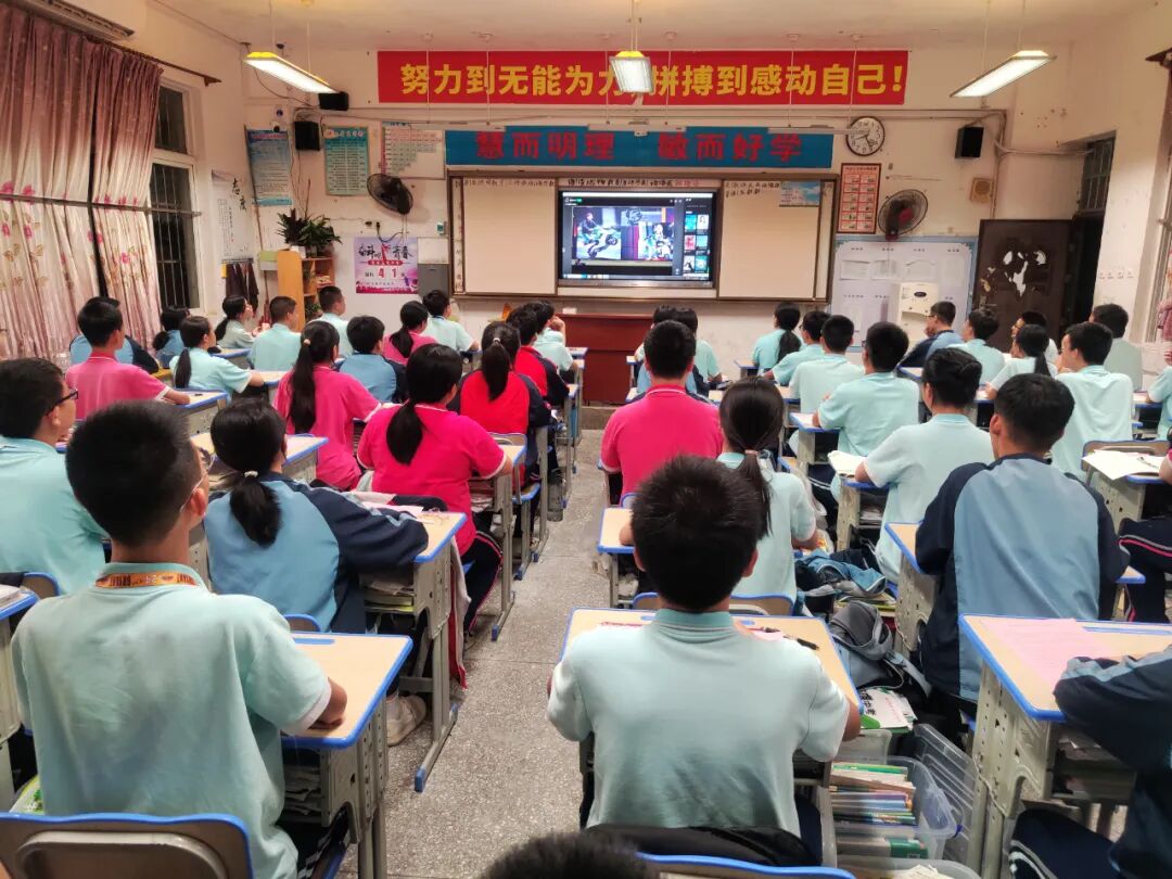 来宾市2024年"文明出行·拒绝飙车"交通安全进校园活动正式启动