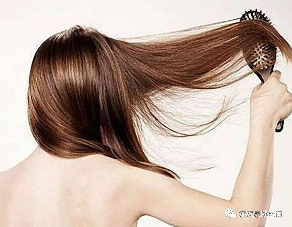 头发经常出油怎么办？2个小方法让你摆脱尴尬！