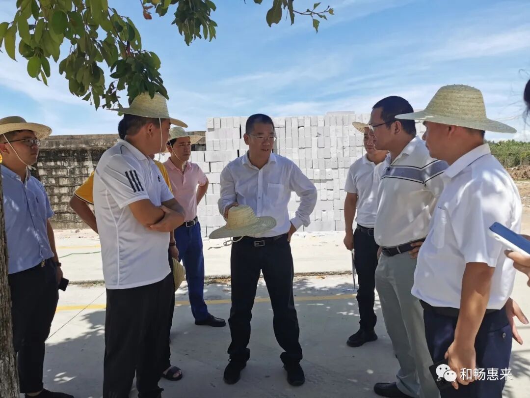 县委书记蔡淡群到基层督导脱贫攻坚工作