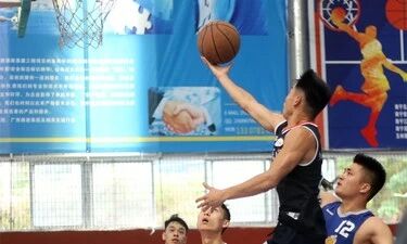 篮球版“邻里大战”在南宁拉开战幕，16支队伍球场上拼高下