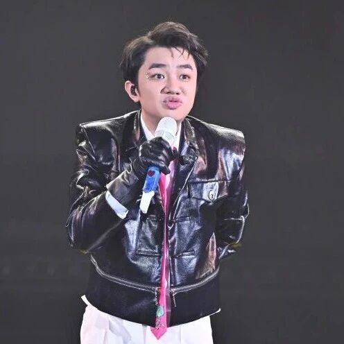 王祖蓝向广西百色捐款10万元