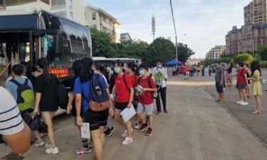 定点、定时、定车！28辆公交车免费接送南宁1000多名考生