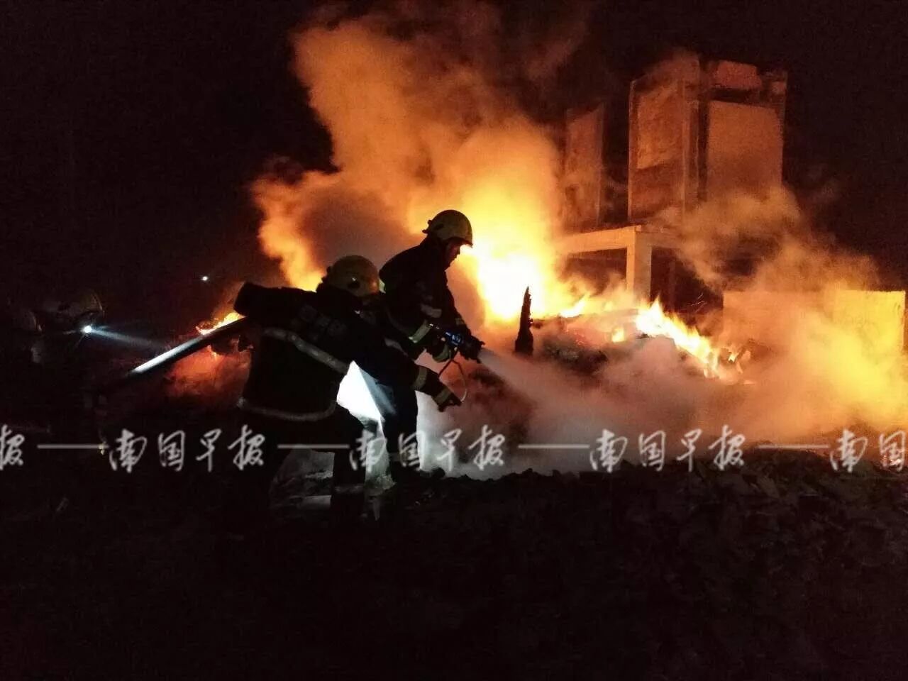 广西北壮第一寨突发大火 灾后现场一片废墟