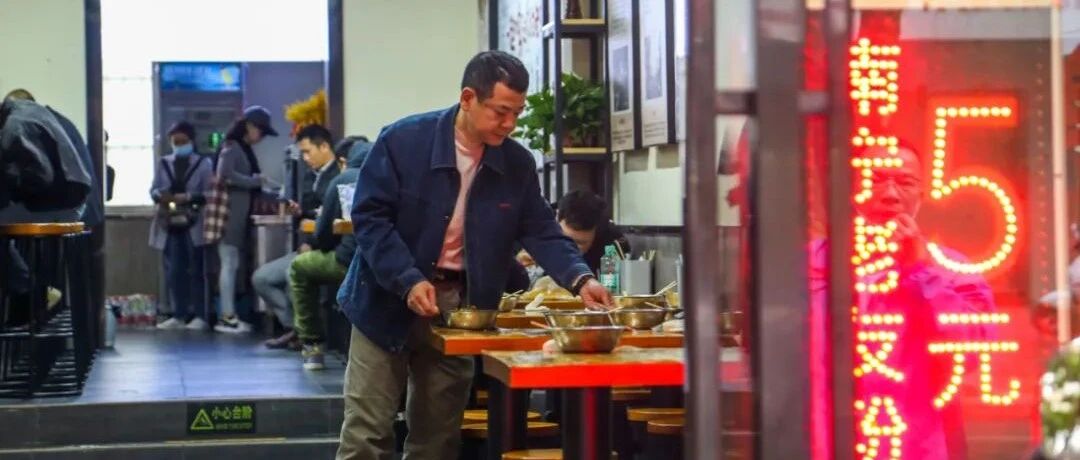 5元老友粉、6.6元螺蛳粉…低价米粉店在南宁火了！如何盈利？