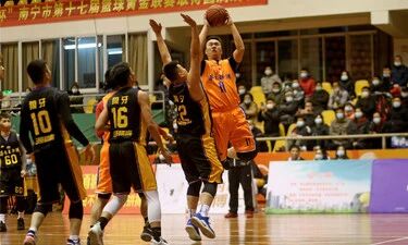 新一季南宁市篮球联赛战罢，广西大秦重夺桂冠