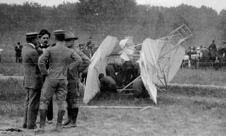 莱特兄弟发明飞机被嘲笑_莱特兄弟发明飞机时间