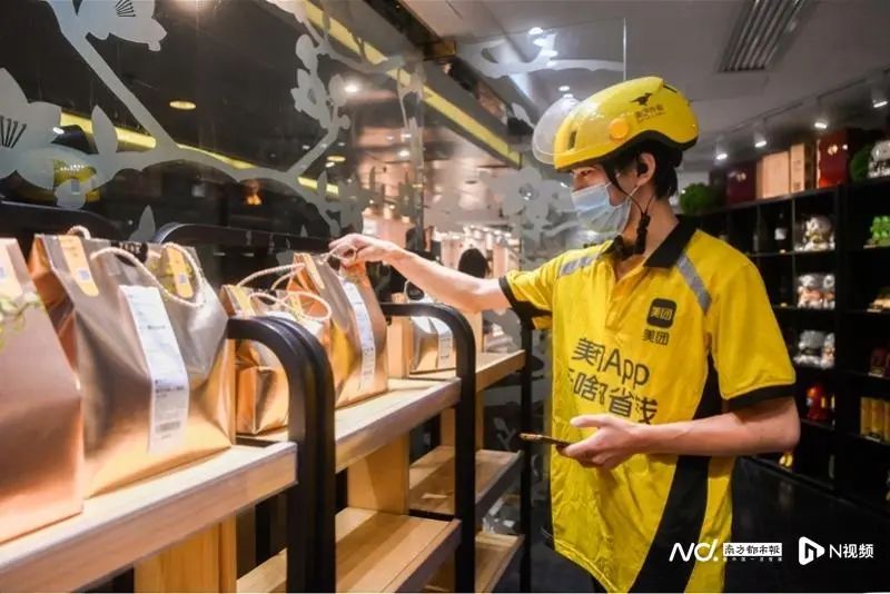 深中通道迎來首個春運考驗 近200名一線工作者留崗過節(jié)